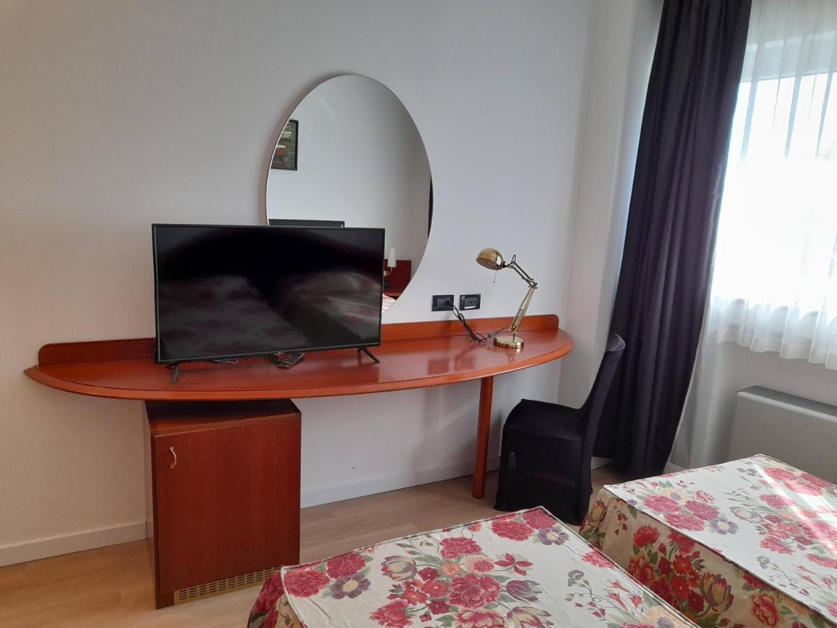 Hotel Donizetti Lallio Eksteriør bilde