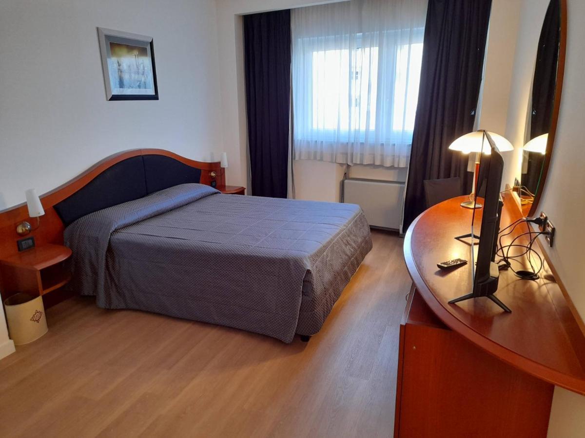 Hotel Donizetti Lallio Eksteriør bilde