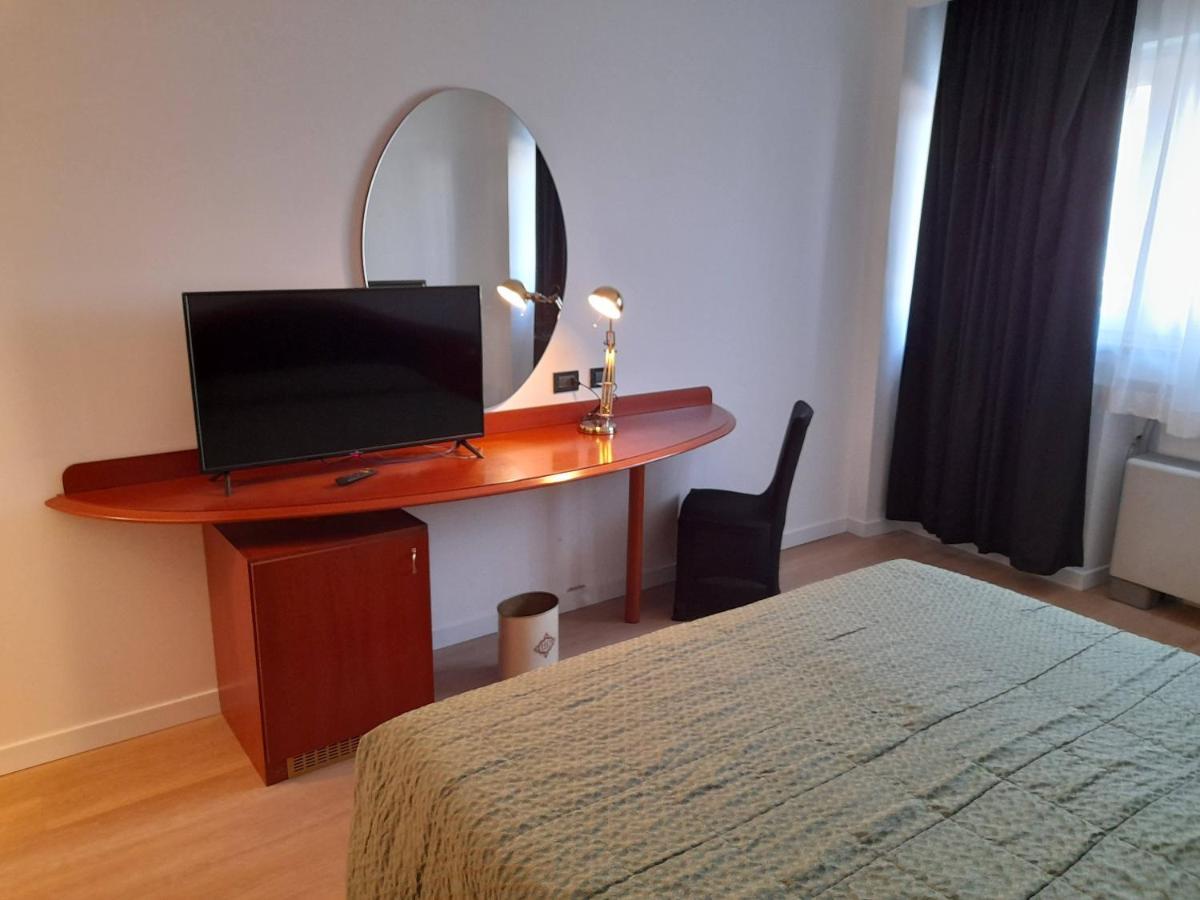 Hotel Donizetti Lallio Eksteriør bilde