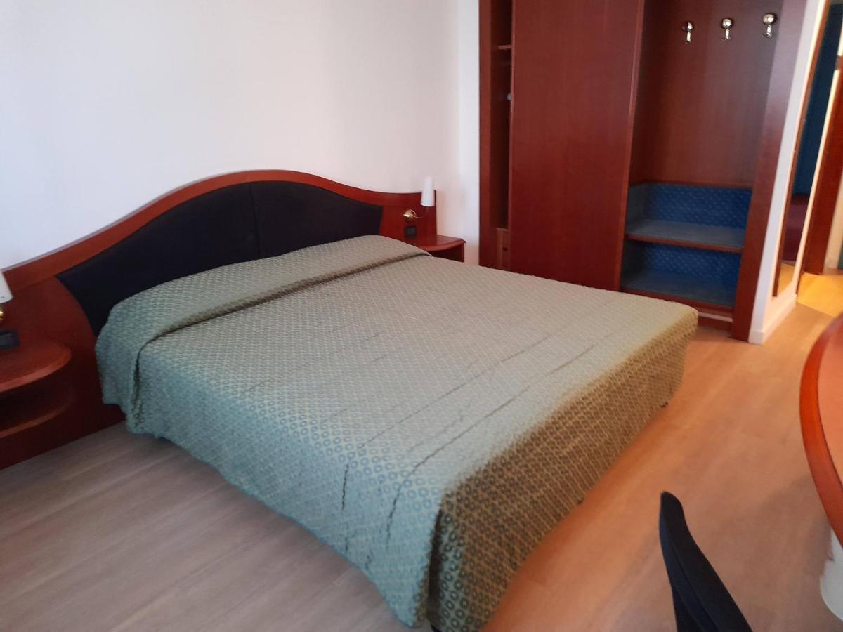 Hotel Donizetti Lallio Eksteriør bilde